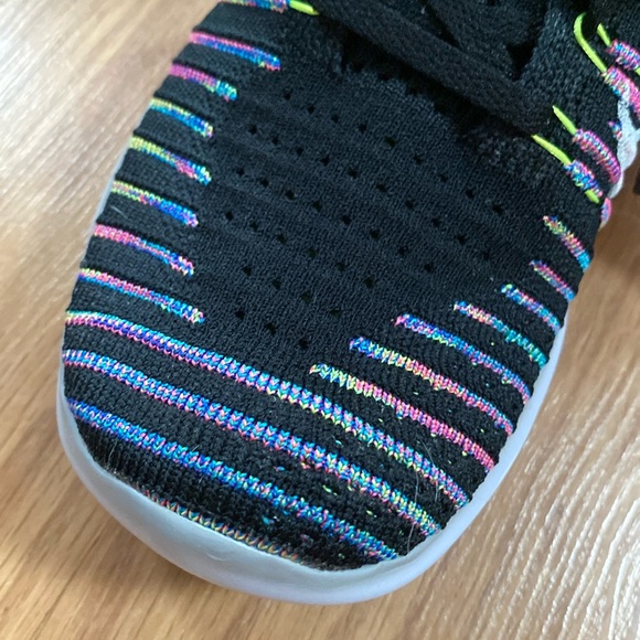 ❤️ Nike Free Fly Knit Sneakers Rainbow Black Size 8 1/2 NWOT - Picture 7 of 9